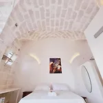 Corte Mercurio 4* أُجينتو
