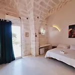 Corte Mercurio 4* أُجينتو