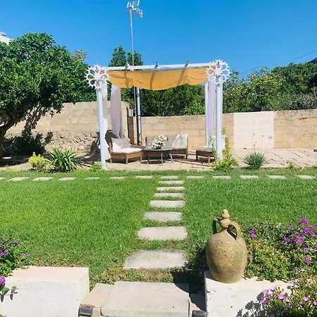 Corte Mercurio Bed & Breakfast *